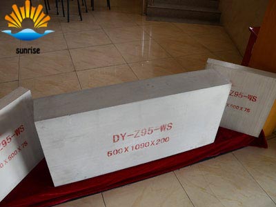 Fused cast high zirconia block